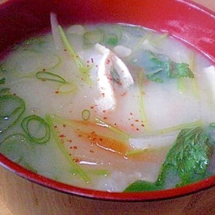 一味でピリ辛! 「白みそ仕立てのお雑煮」 ♪♪